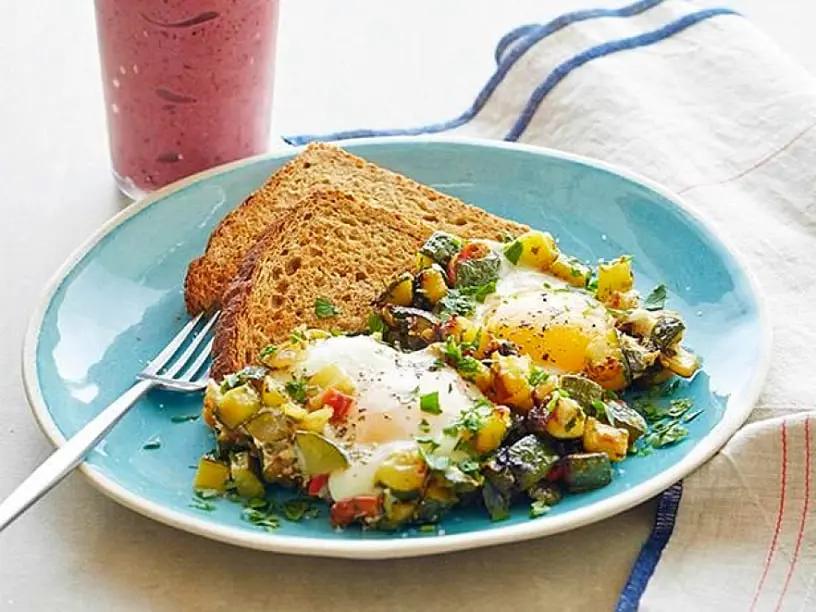 Cepts cukini ar olām un ogu-banānu smūtijs